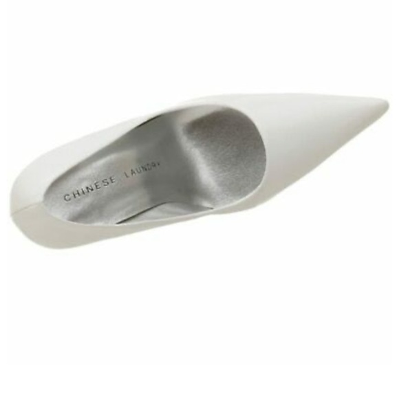 Chinese Laundry Women's Spicy Pointed Toe Pump. - Picture 8 of 8
